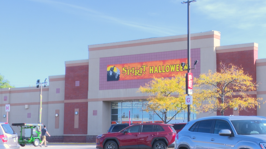 Spirit Halloween fundraiser supports Carle Health program