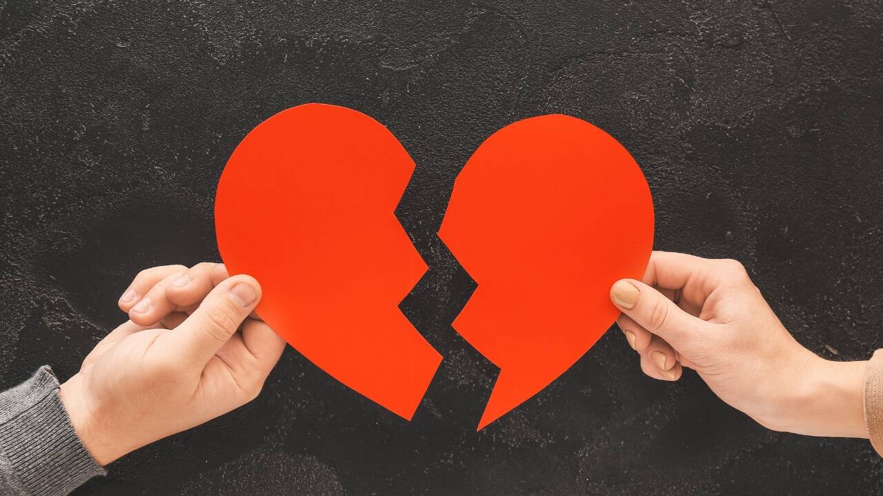 5 things couples secretly stop doing before they break up
