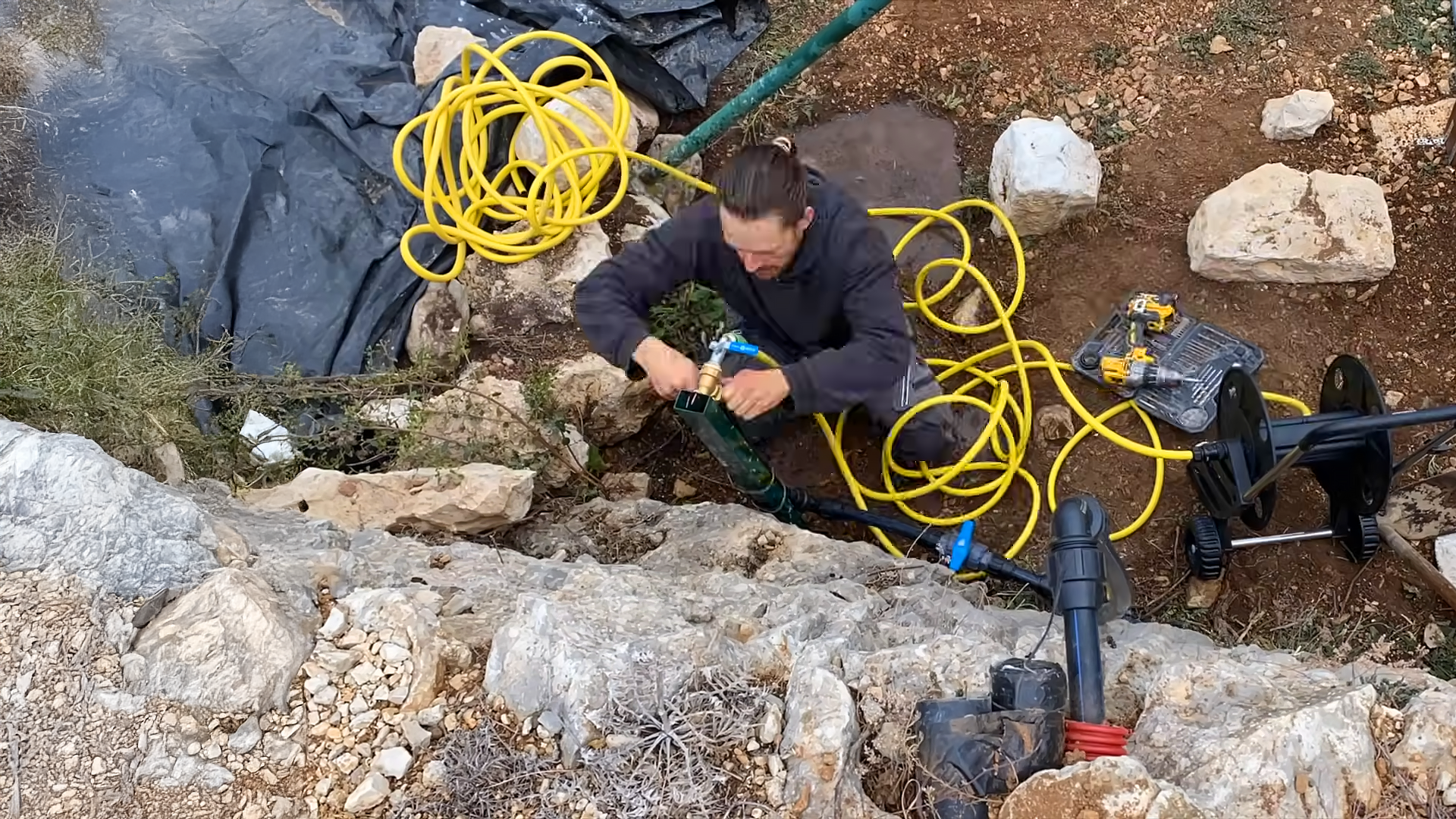 Building a polytunnel for high-altitude survival