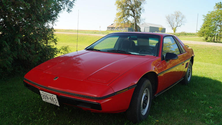 How the Pontiac Fiero bolted plastic body panels onto a steel space frame