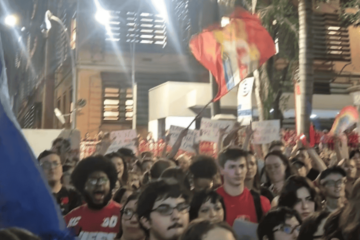 Rua Maria Antônia é palco de confronto entre apoiadores de Lula e Flávio