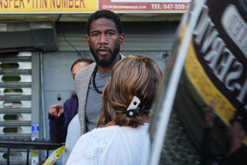 New York City man shot in car with child present by ICE agents, mayor says