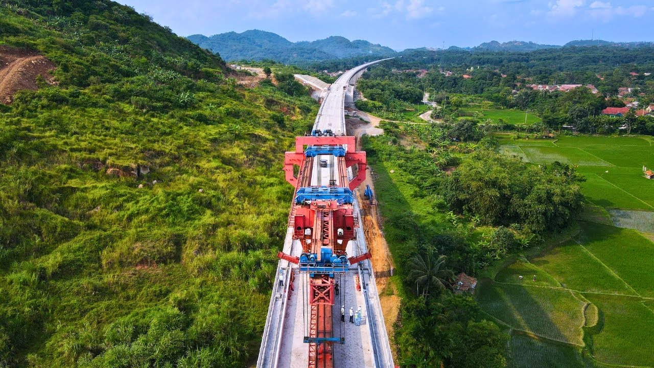Indonesia's insane $7BN high speed rail project