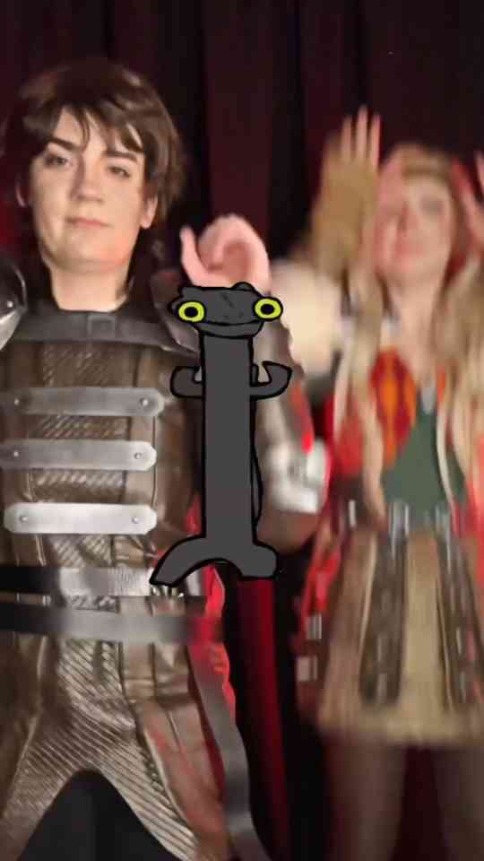 Toothless inspired how to train your dragon cosplay moment