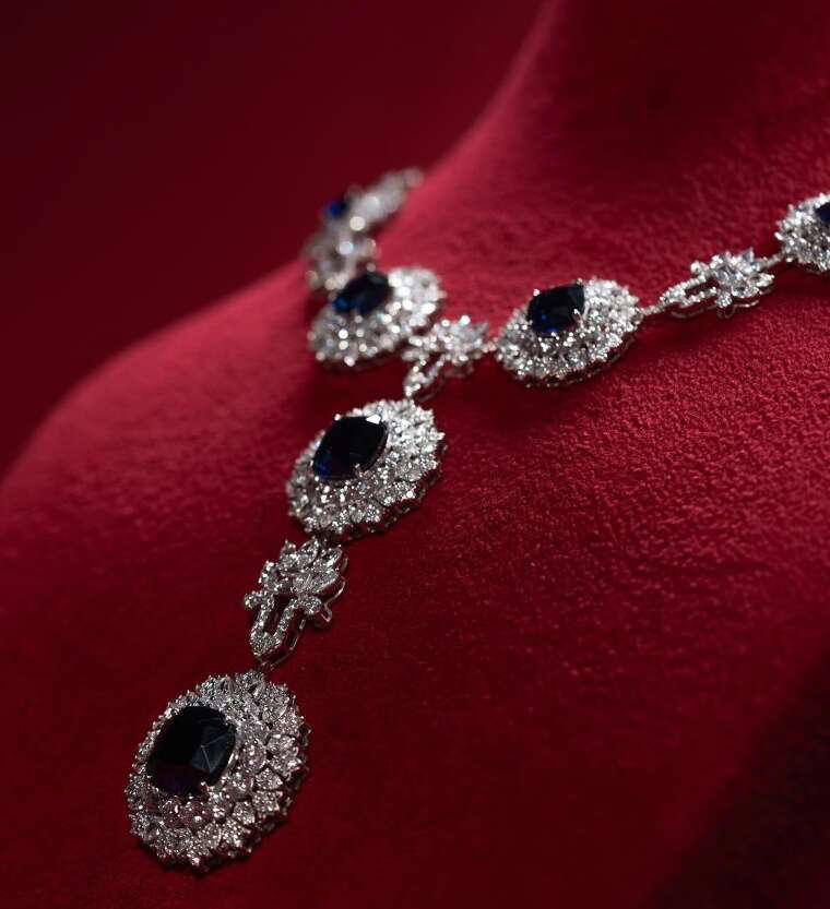 When the outfit is basic, let the statement accessories do the talking