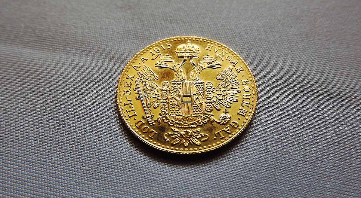 Gold prices rise 1.5% as dollar and US Treasury yields retreat