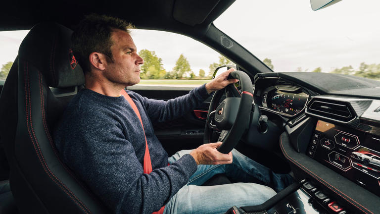 Lamborghini Urus SE Performante 2026 review