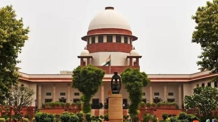 Delhi protest row: SC asks Centre not to completely stop metro, train ...