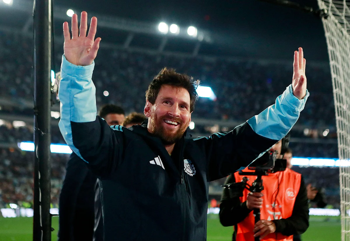 Lionel Messi bids farewell to Argentina as Cristiano Ronaldo pays tribute