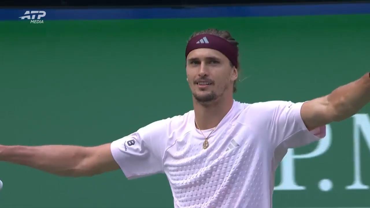 Alexander Zverev advances to third round of Shanghai Masters