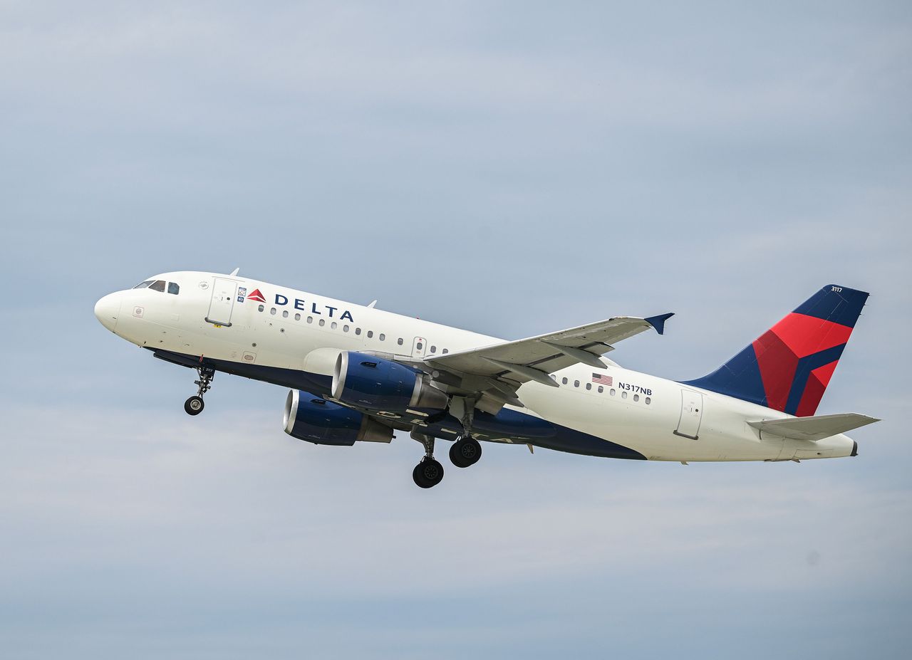 DAL stock rises overnight: Analysts back Delta ahead of Q3 earnings ...