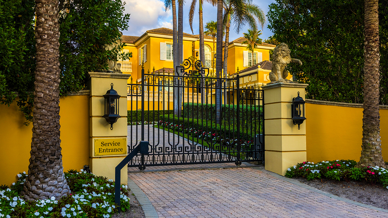 Behind closed doors in Palm Beach, a secret shadow market hides $300M ...