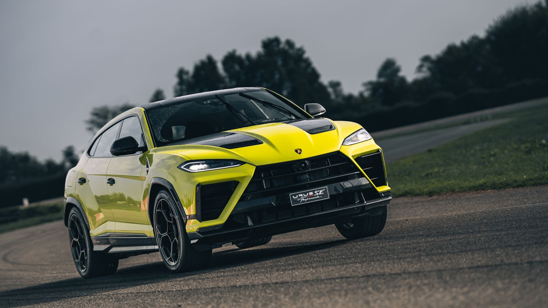 Lamborghini Urus SE Performante 2026 review