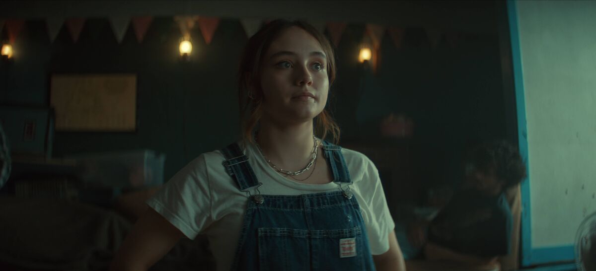 Netflix Below cast in full as series immediately becomes number one in ...