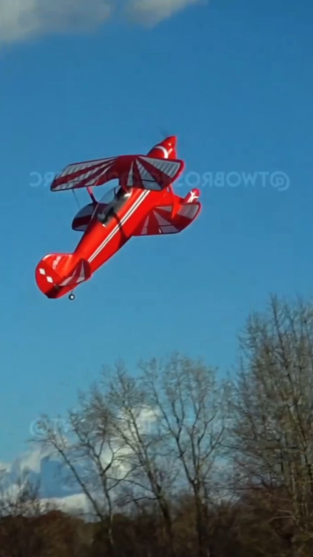 FMS Pitts S2B RC plane performs impressive torque rolls