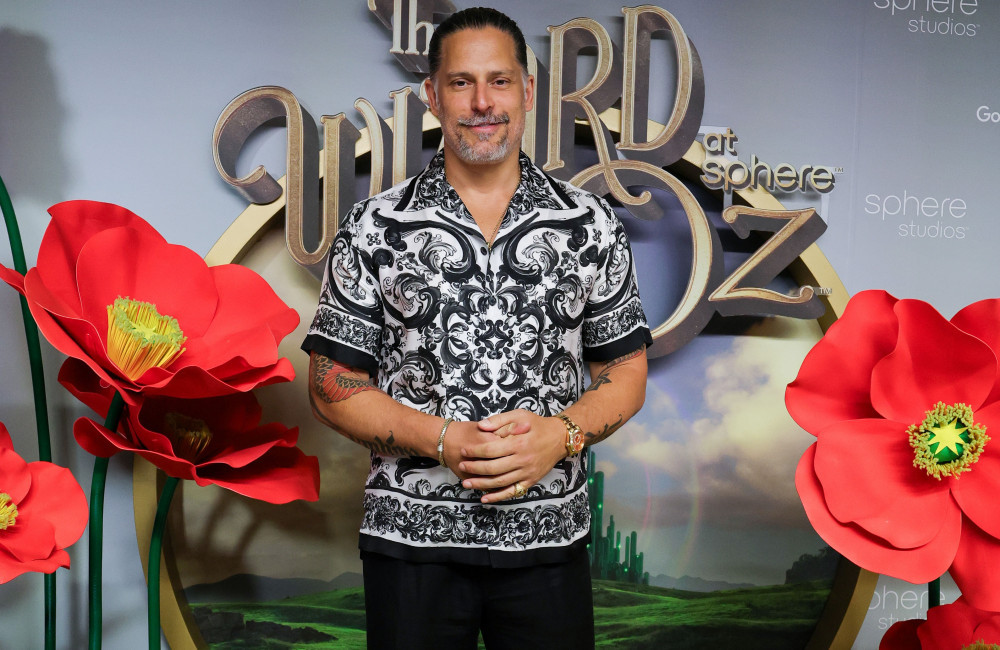 Joe Manganiello claims Sofia Vergara refused to hug him during health ...