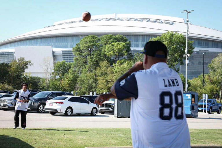 Full coverage: Cowboys fall vs. Buccaneers as costly mistakes pile up ...