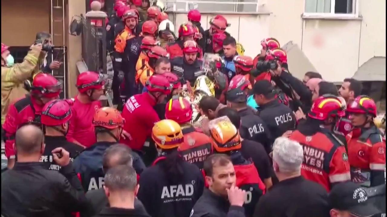 Türkiye: Building partial collapse kills 2 in Istanbul - 73922045