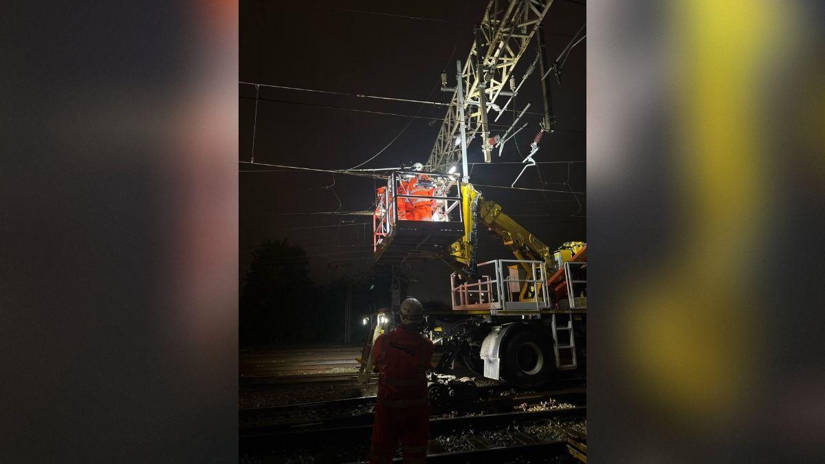 Major rail disruption after overhead wires damaged
