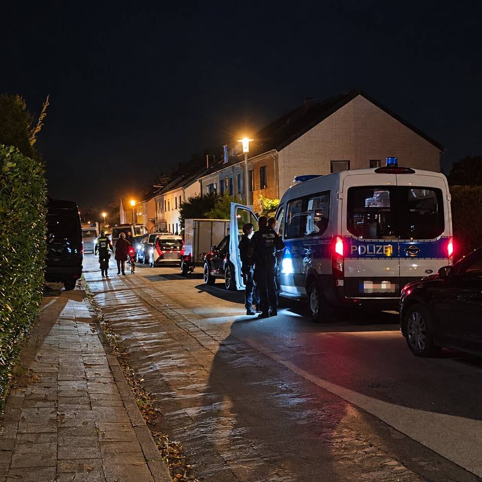 Frau mit Axt und Messer löst SEK-Einsatz in Mönchengladbach aus