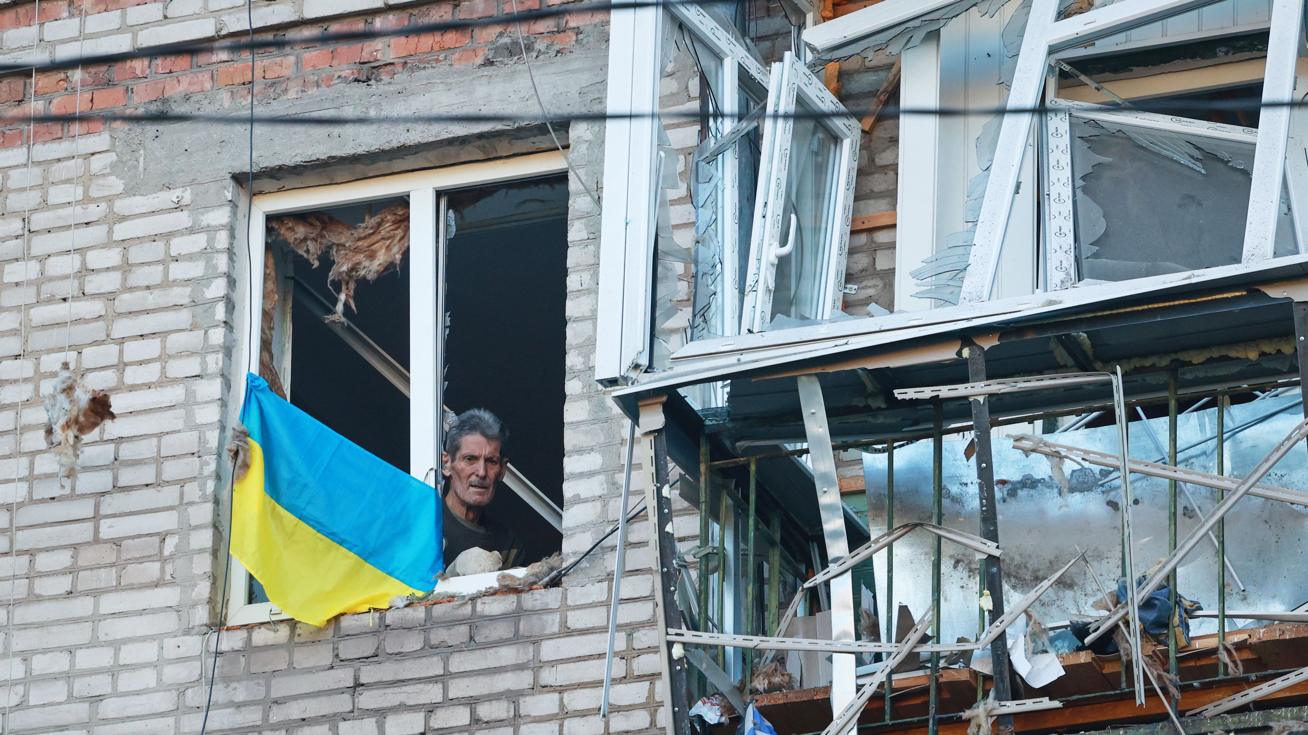 Russian strikes kill three in Ukraine as Kyiv struggles to counter attacks