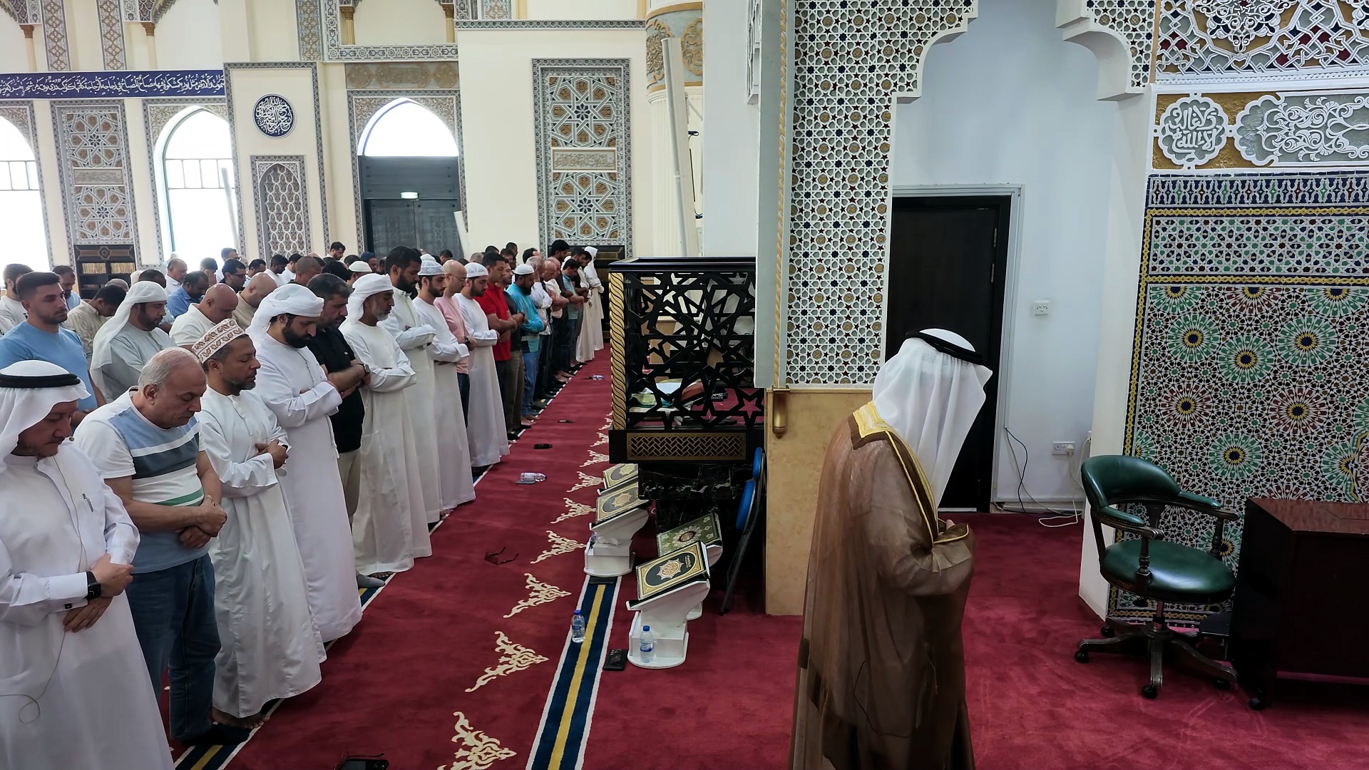 UAE worshippers arrive early at mosques for rain prayers, seek blessing ...