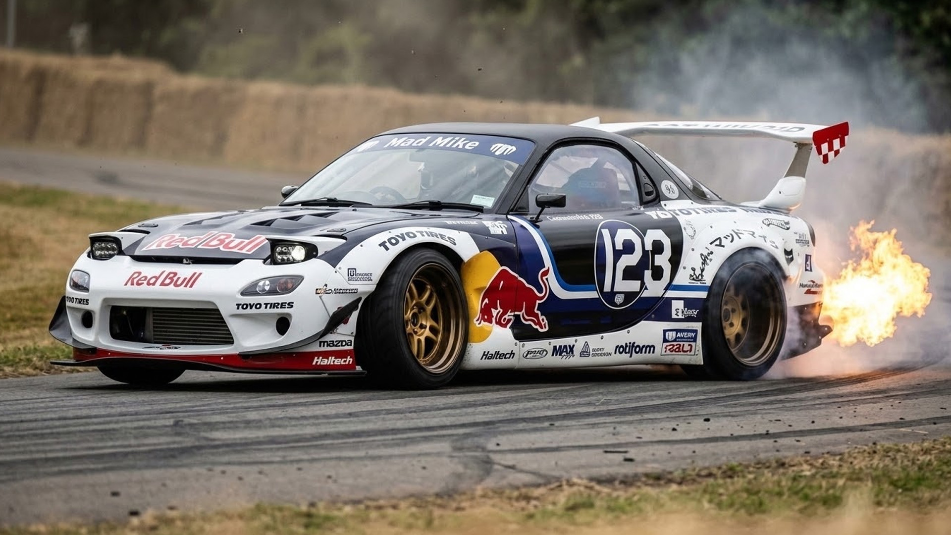 11000 RPM Mazda RX7 quad rotor drifts and spits flames