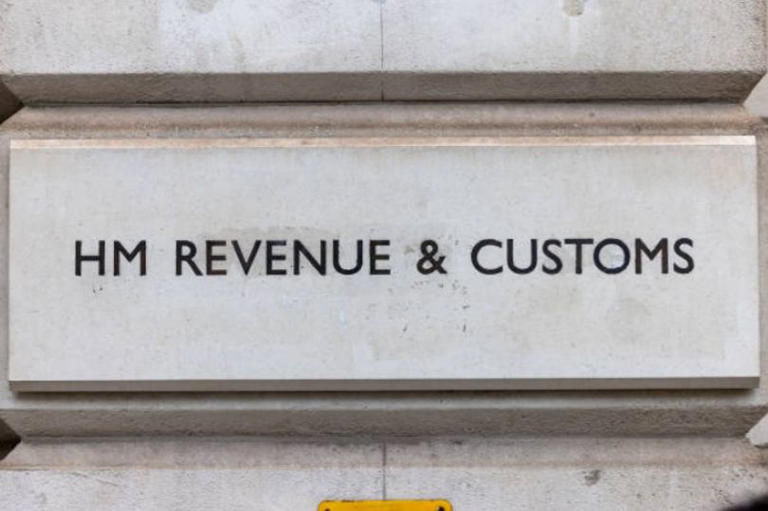 HMRC making tax digital software warning for people earning over £30,000