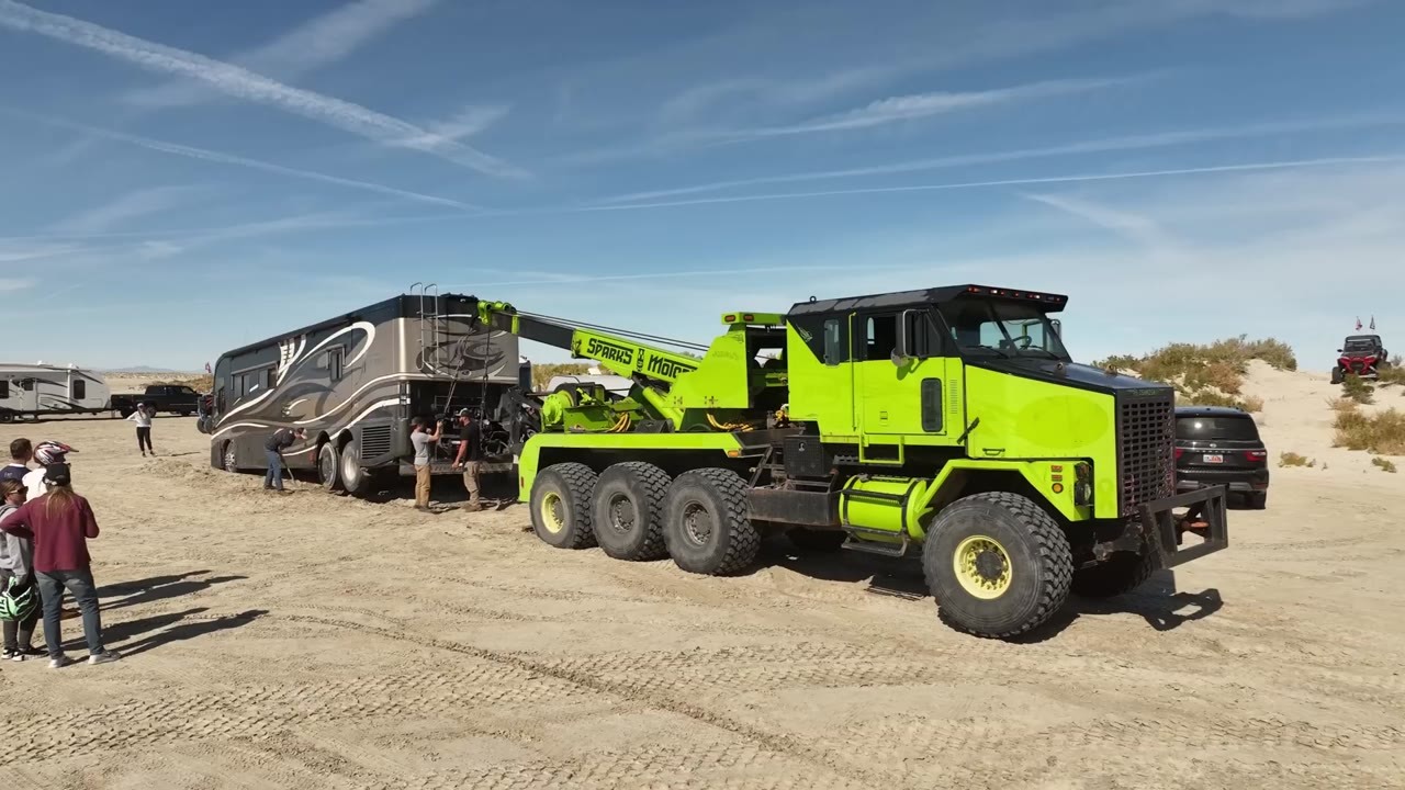 A 40,000-lb RV sank into quicksand – even 10 full-speed pulls couldn’t ...
