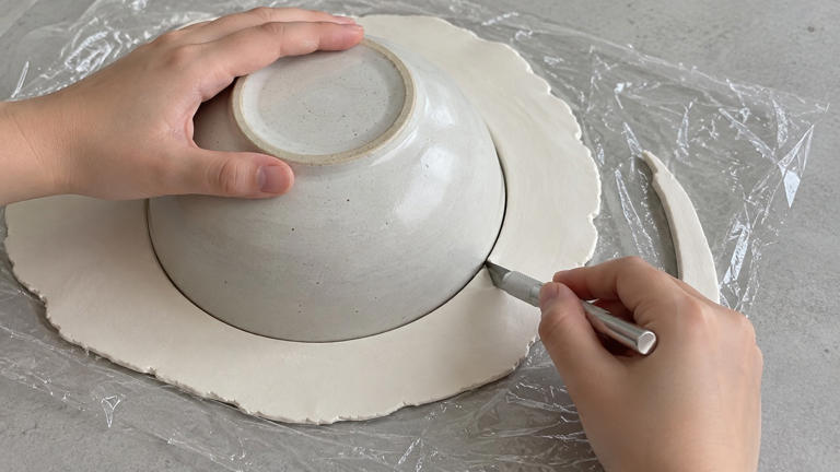 How to make a clay ghost tea light holder for Halloween