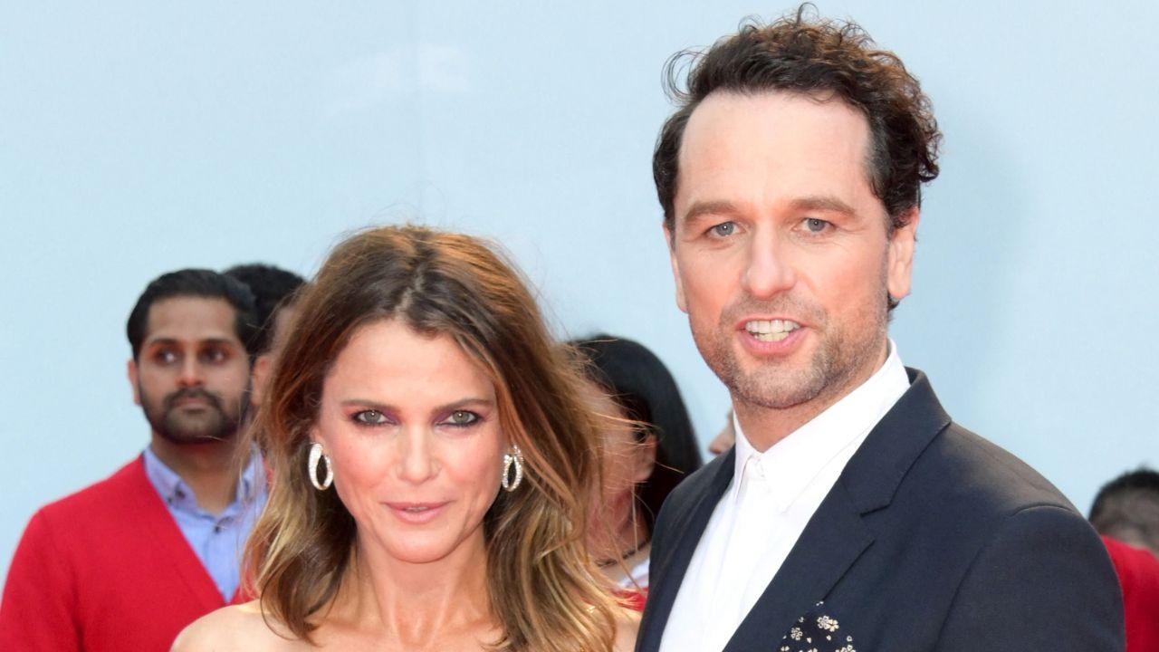 Keri Russell reacts to being left out of Matthew Rhys' acceptance speeches