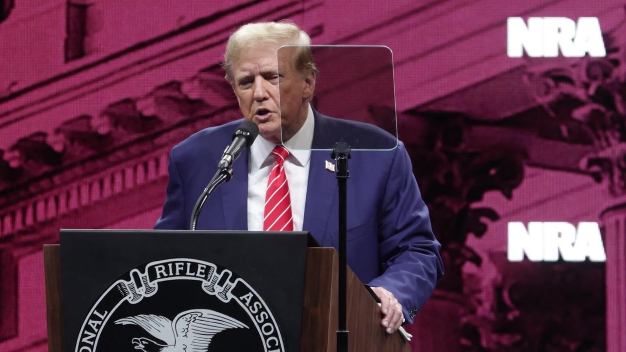 Trump notices he's balding in awkward rally moment during bad hair day