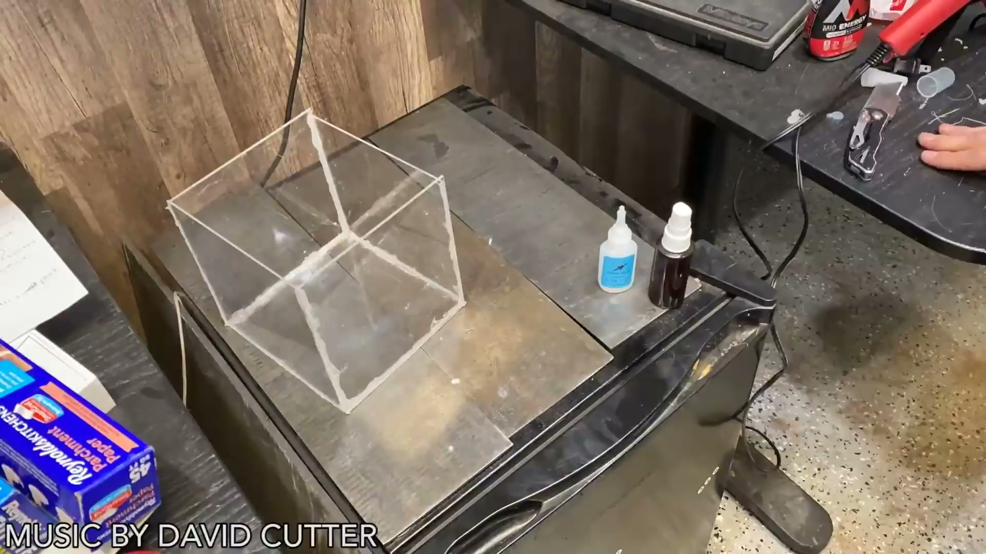 I cut a giant wasp nest in half!🐝