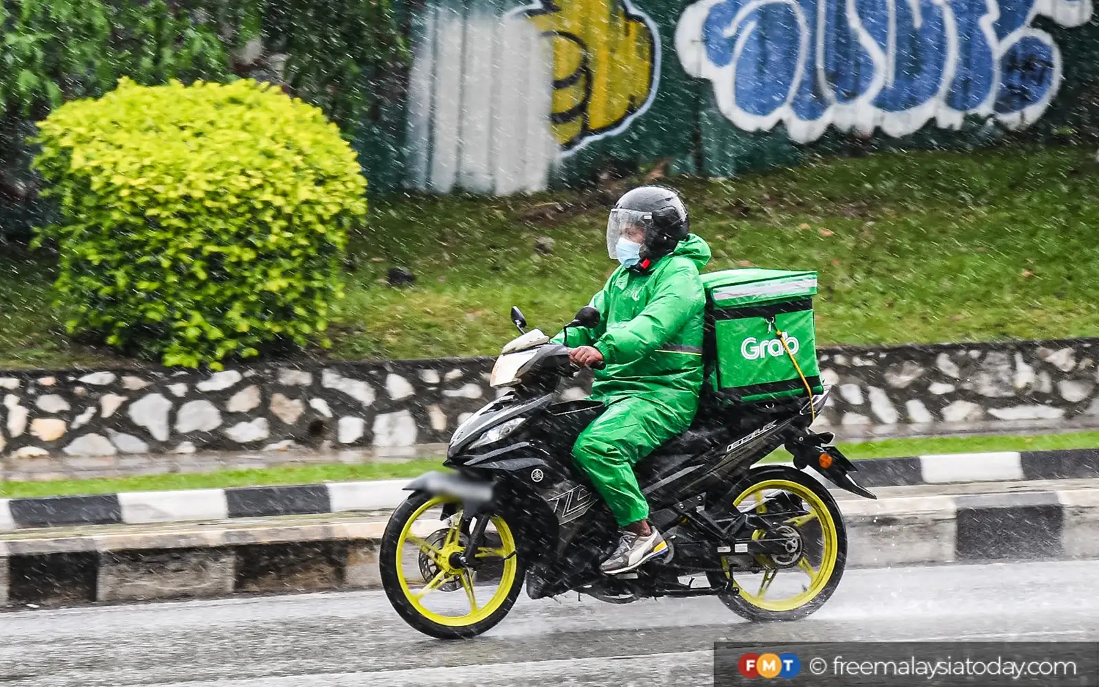 Grab pledges stable fares as drivers get earnings boost