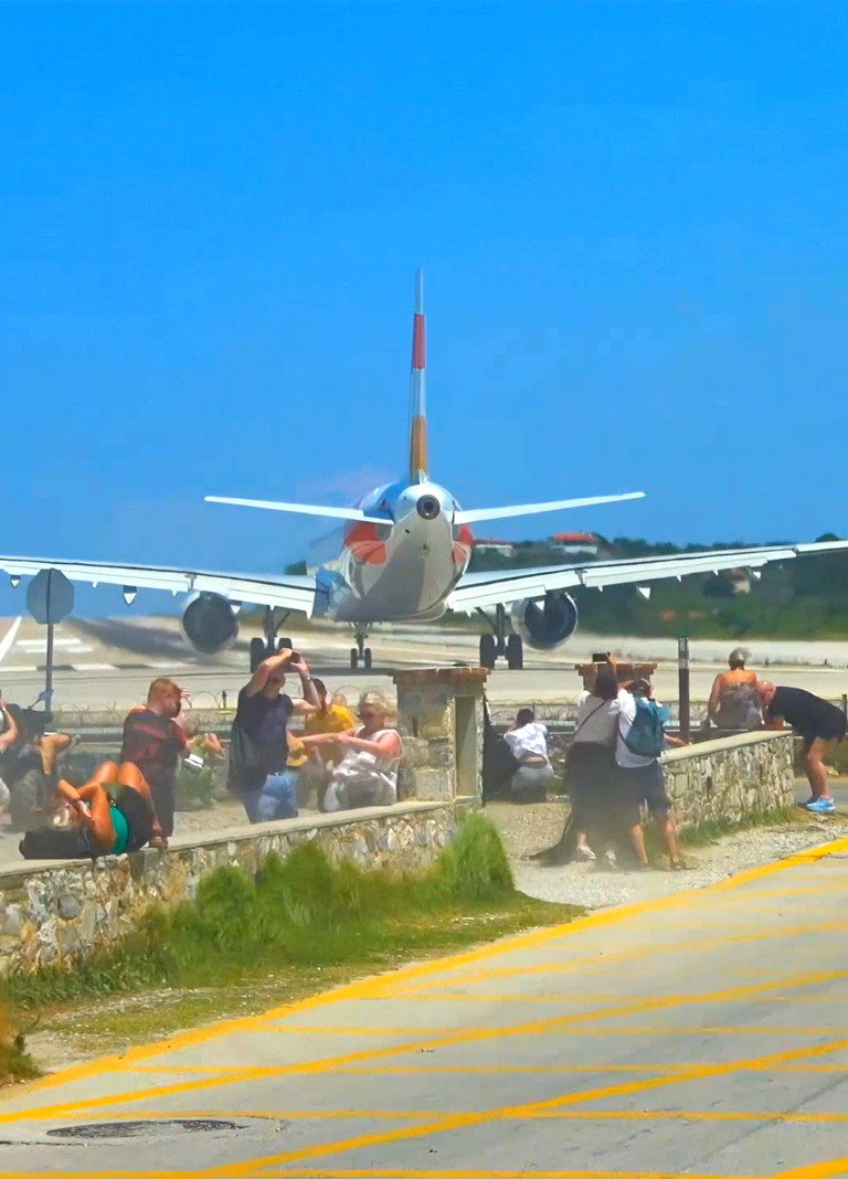 Rise of 'jet blast' tourism: Thrill-seekers who get too close to planes ...