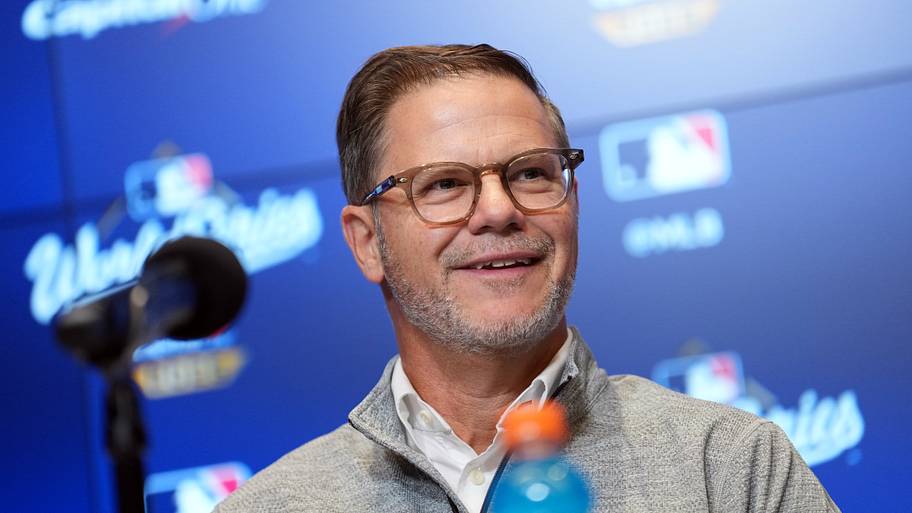 Blue Jays boss might find outfield solution in free-agent slugger