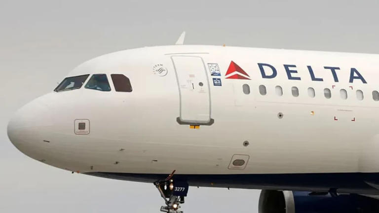 Delta cuts 2026 earnings outlook as $6B fuel-cost surge weighs on profit