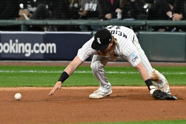 White Sox fail miserably in attempt to break 120-year streak