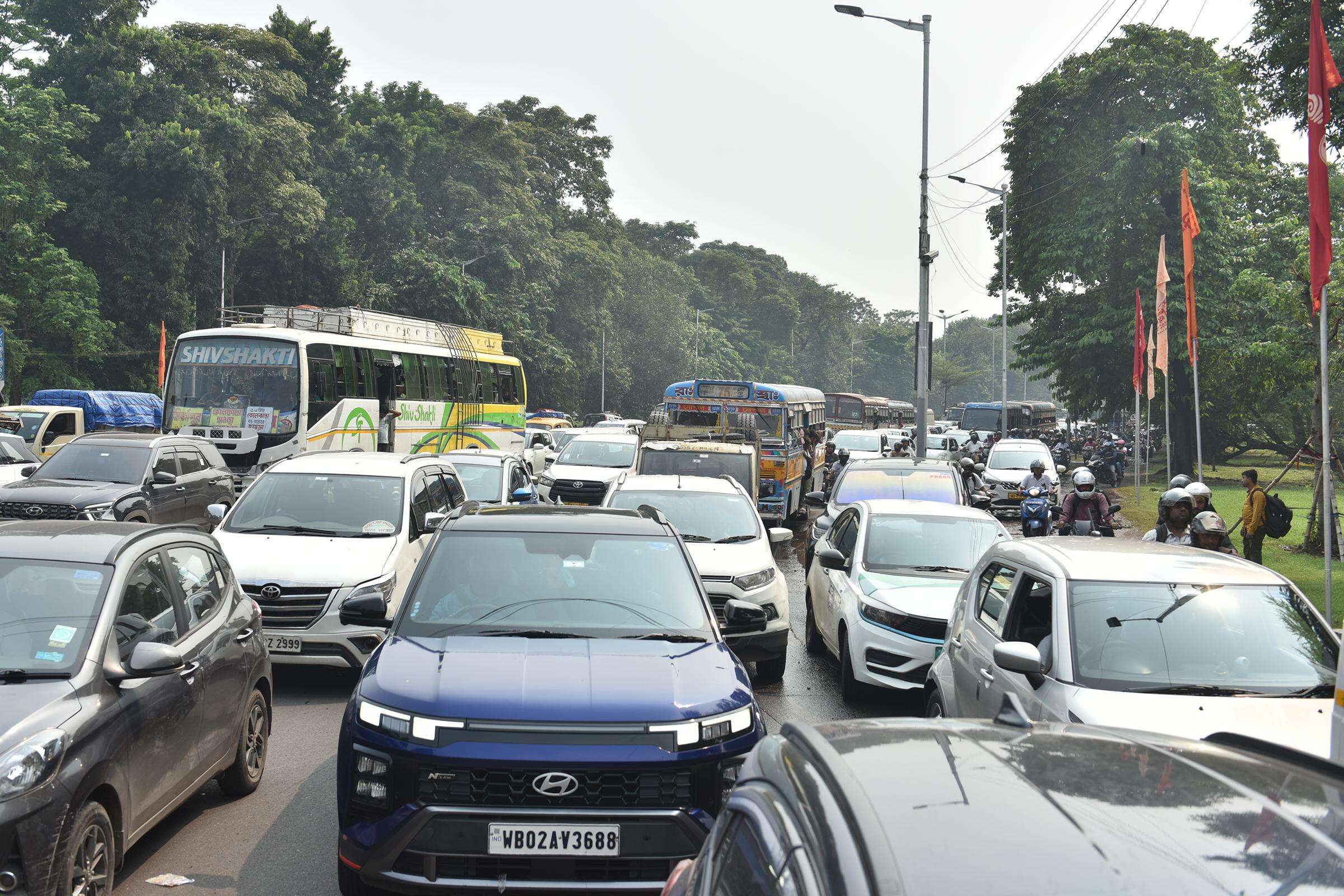 Caught in a jam, cops’ puja roster starts from Dwitiya