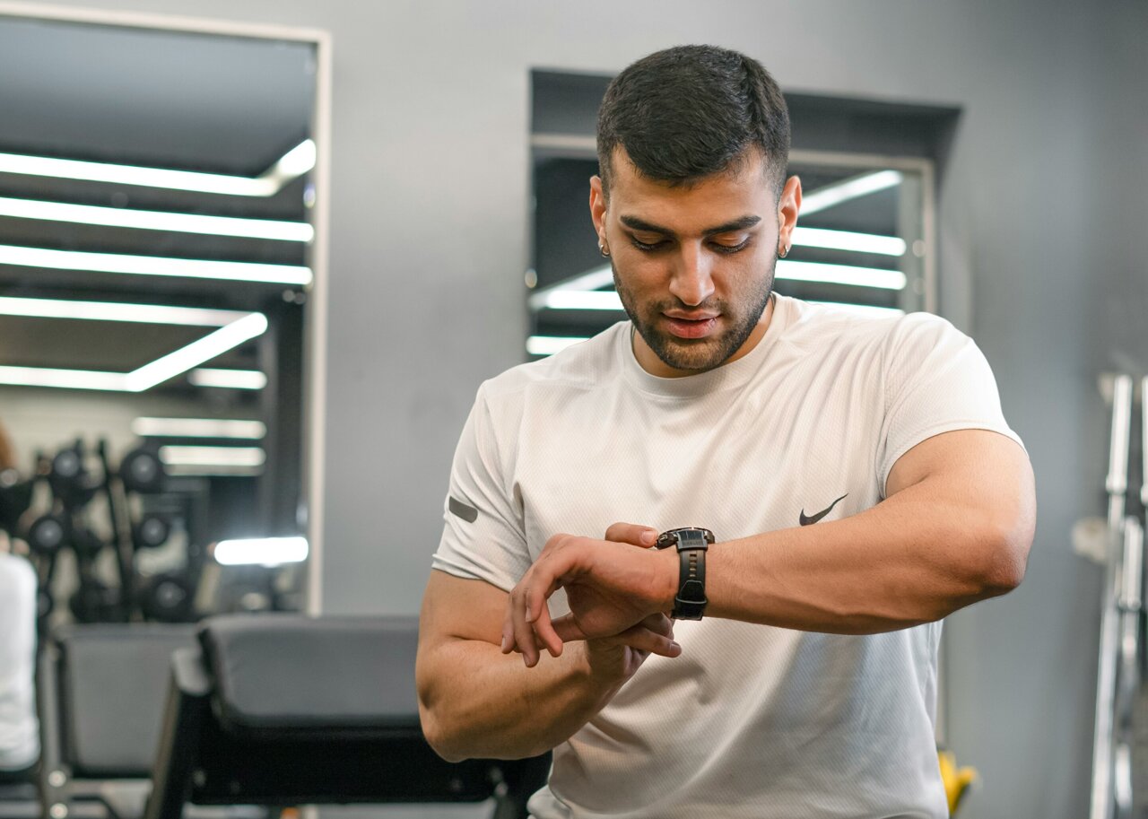 Wristwatch-type wearable sensor enables real-time monitoring of sodium ...