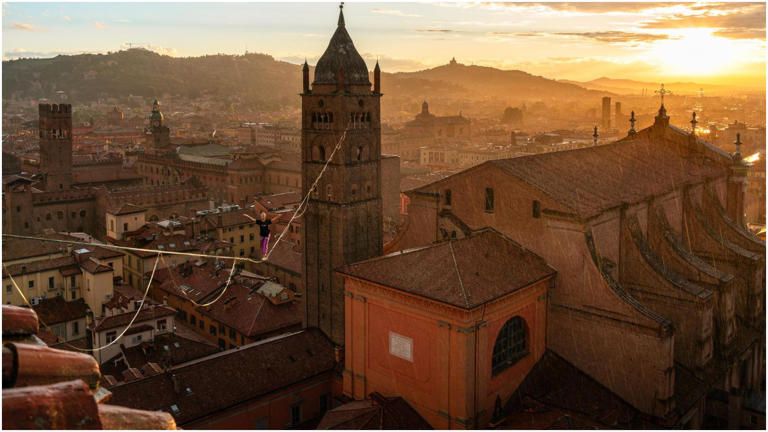 La camminata tra le torri, i cieli di Bologna tornano a ospitare gli ...