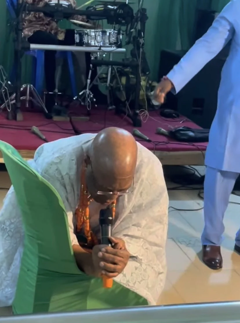 Ogun monarch's cap removal during worship sparks mixed reactions