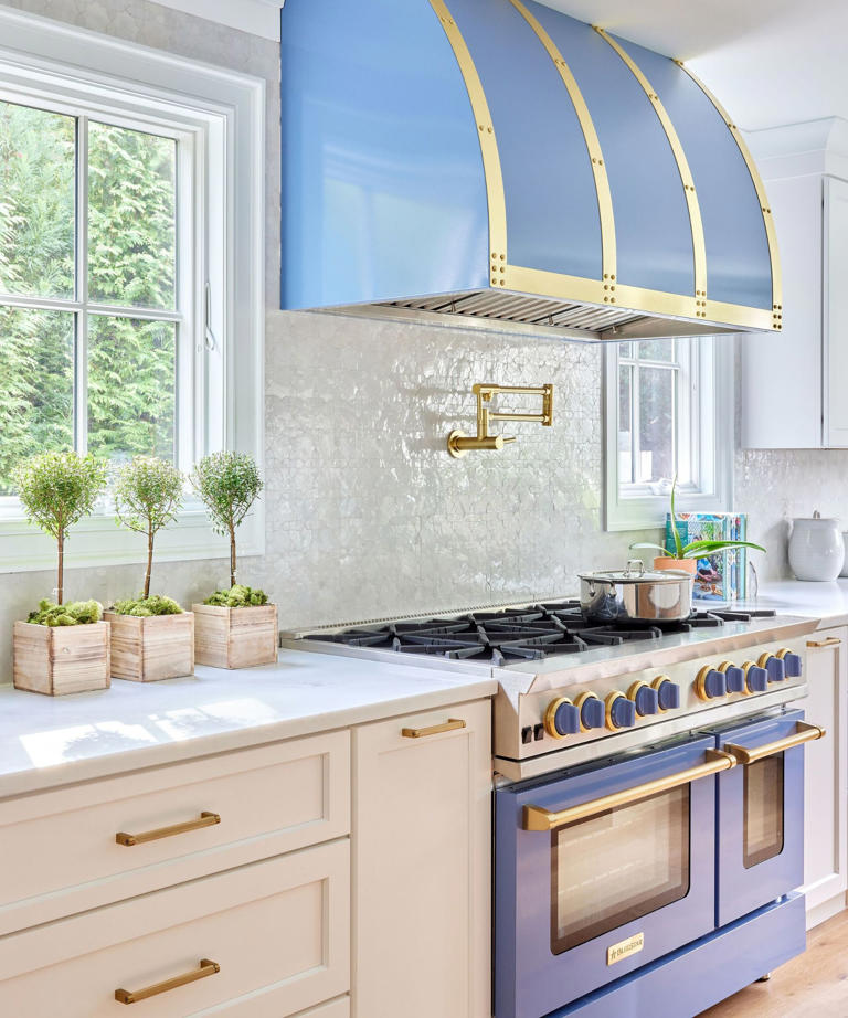Why cornflower blue is the most elegant color trend this fall