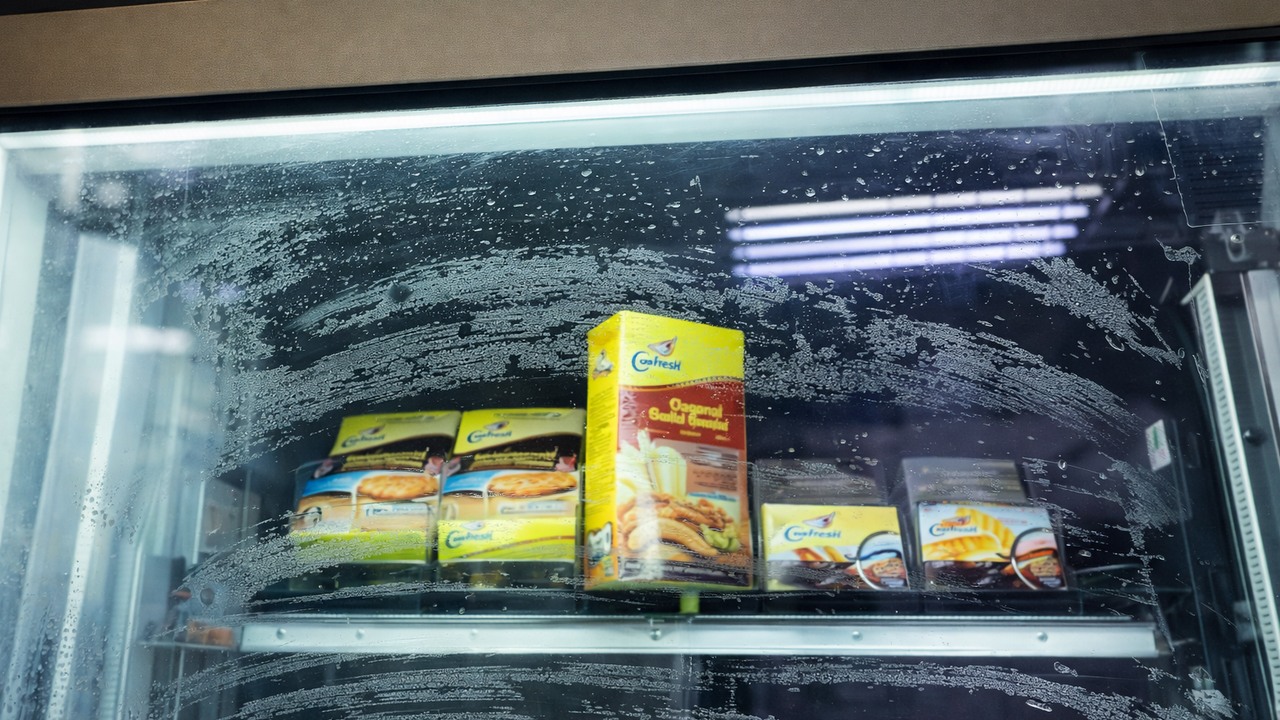 He found a hidden 24-hour vending machine cafe and bought an entire lunch
