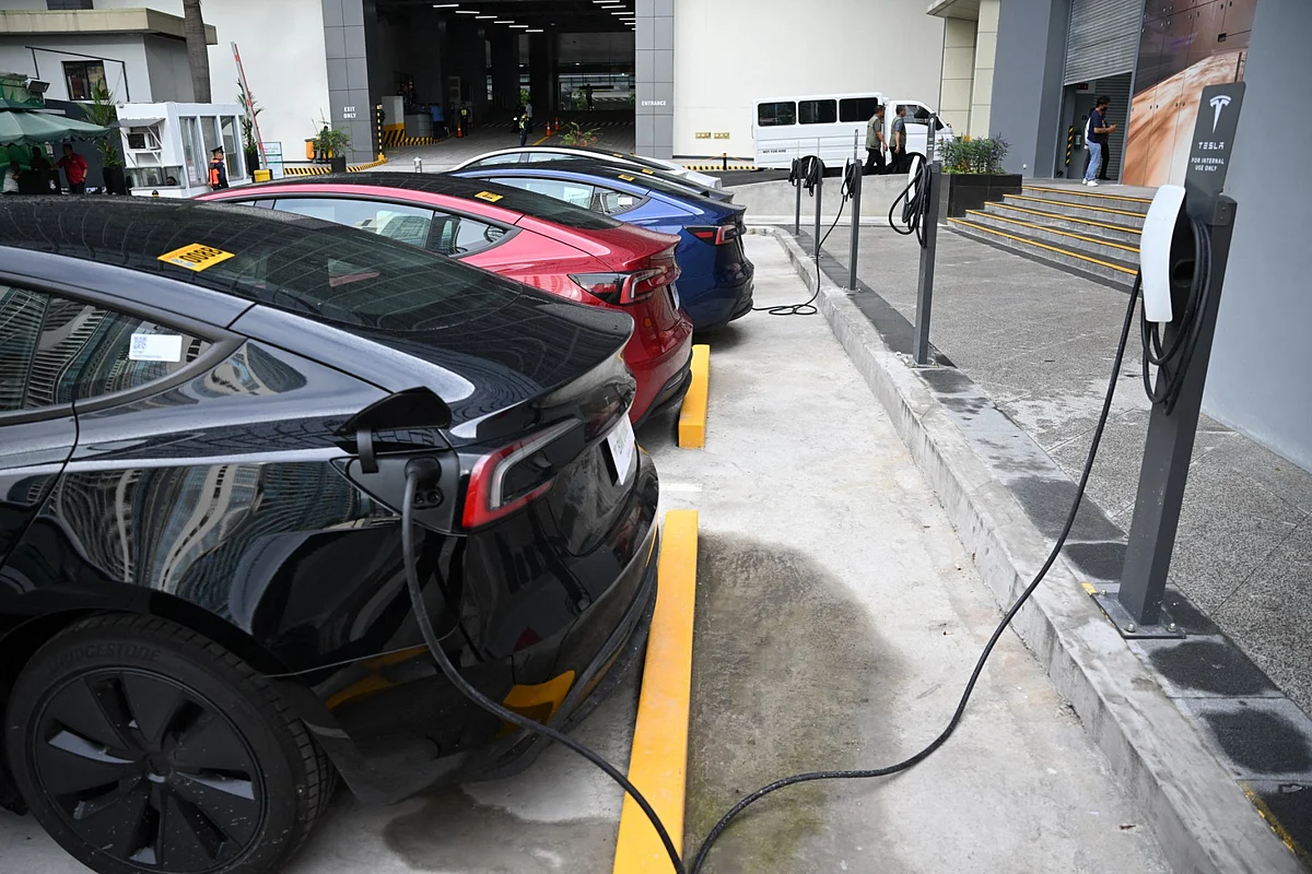 High petrol prices drive EV sales surge in the Philippines