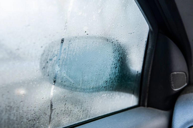 Drivers warned simple 2-minute car rule avoids immediate £100 fine this ...