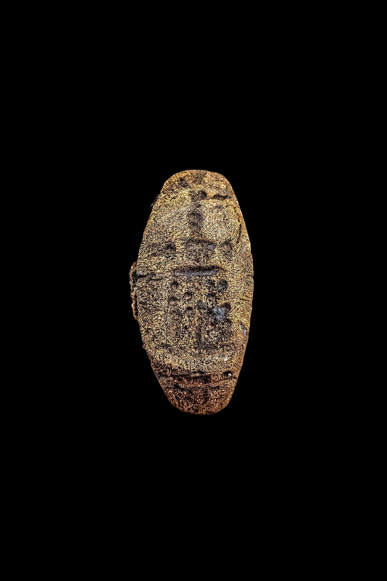 Bronze ring with Lighthouse of Alexandria engraving found at palace on ...