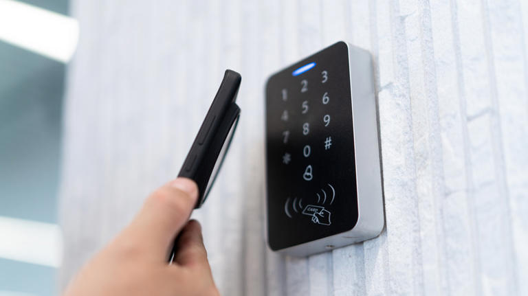 5 reasons to buy a smart lock for home security