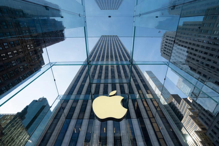 Apple is about to change the MacBook Pro — touchscreen, OLED and ...