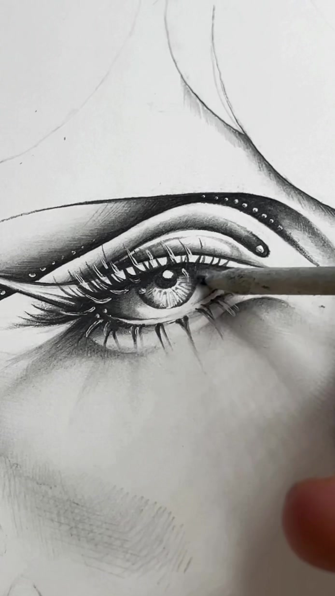 How to draw realistic eyes with pencil shading techniques